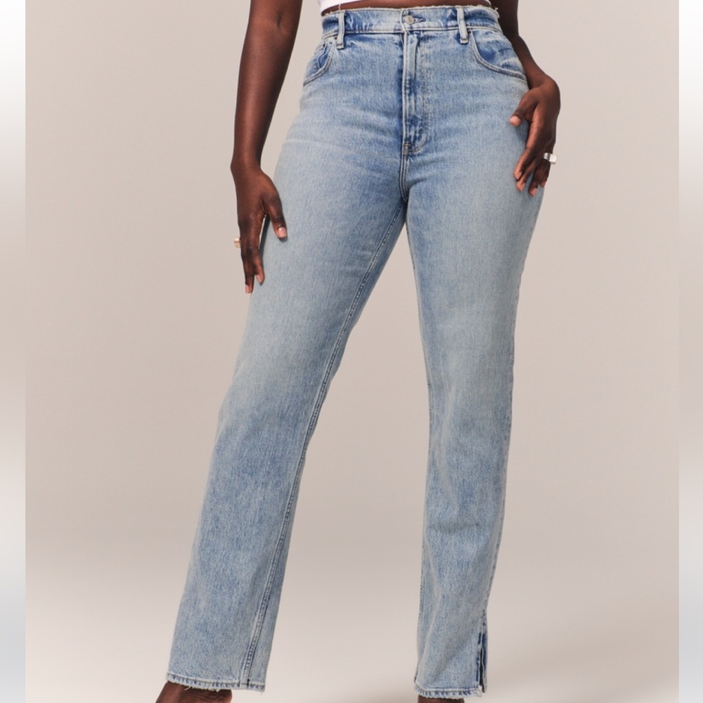 Abercrombie Curve Love Ultra High Rise 90s Straight Jean